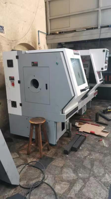 Torno de torneado horizontal CK6150 Máquina de torno CNC de bancada plana