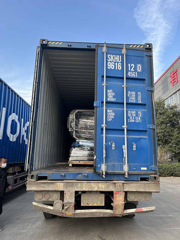 لقد تم بالفعل إرسال مخرطة CNC CK6150 إلى روسيا.