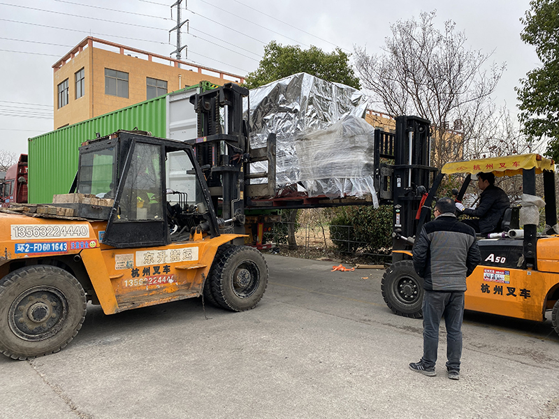 3 sets of CNC turning and milling compound sent to Russia