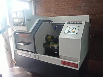 تلقى العميل الكولومبي مخرطة CNC CK0640