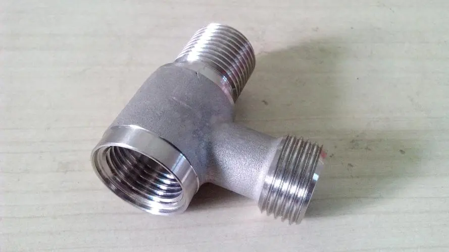CNC pipe thread lathe used in petroleum industry