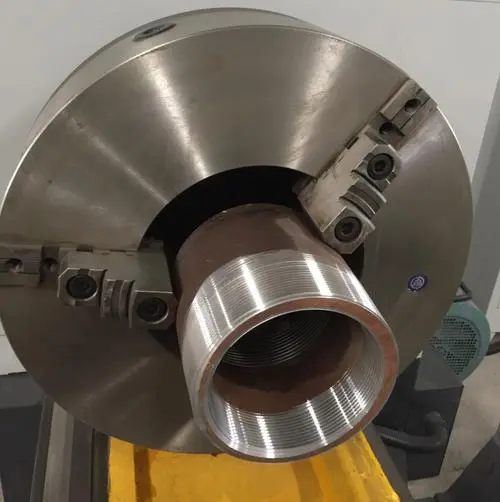 Токарный станок с ЧПУ для трубной резьбы, используемый в нефтяной промышленности