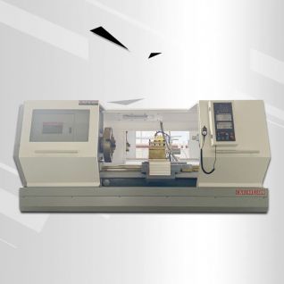 مخرطة CNC ALCK6180X1500 لتصنيع الأعمدة الكبيرة والقطع المعدنية الثقيلة
